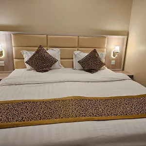 https://laylt-wed.mecca-hotels.info